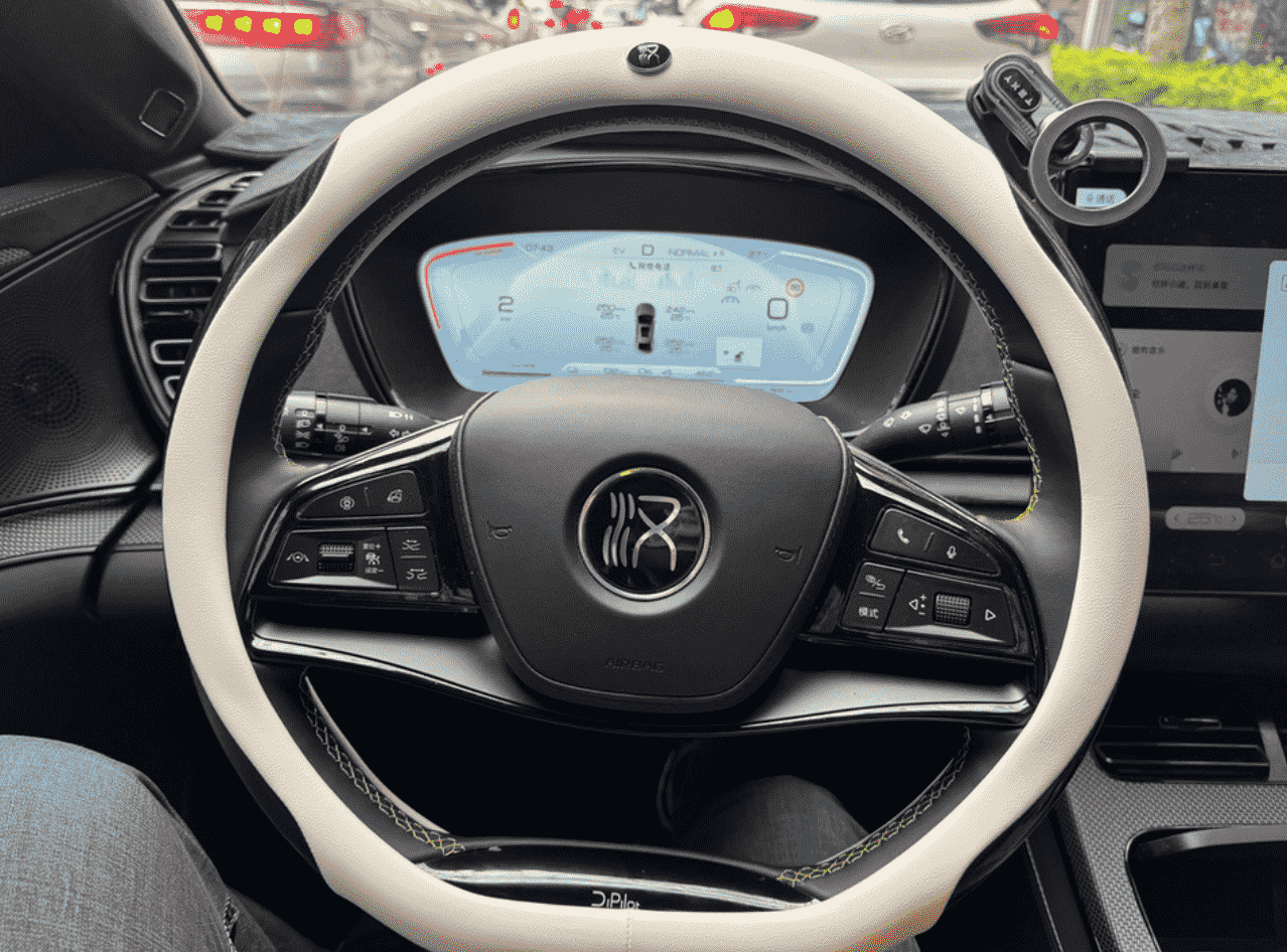 Xevaban.com ở 214 Giải Phóng là đơn vị chuyên cung cấp phụ kiện oto, đồ chơi oto, đồ chơi byd han, phụ kiện byd han, xevaban, 214 giải phóng, bọc vô lăng byd han, ốp vô lăng byd han, trang trí vô lăng byd han.